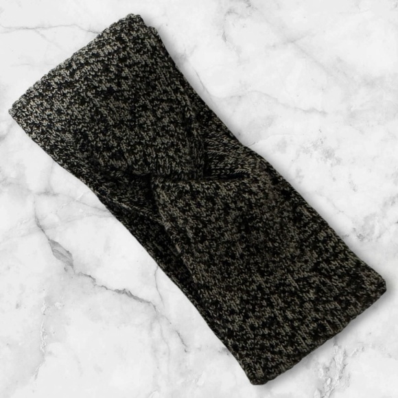 FREE 🆕🐝Knitted Headband with Twist Detail - Picture 4 of 12